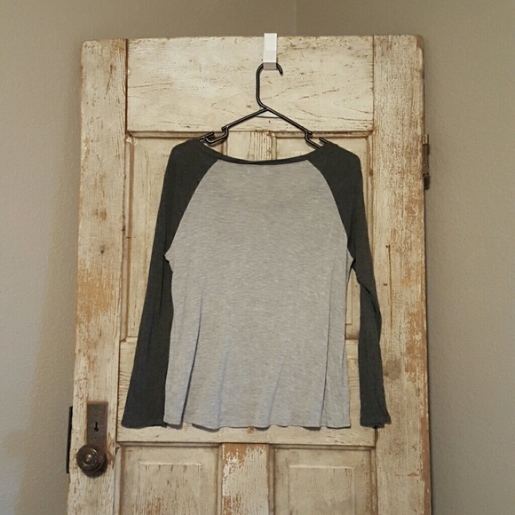 Grey top - Picture 2 of 2