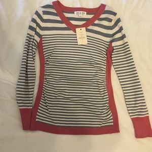 brand new sweater never worn !