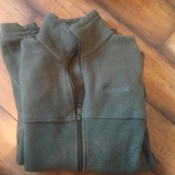 Gray & Army Green Columbia Zip up