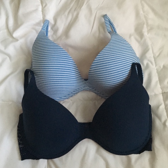 Victoria's Secret PINK Scoopneck bras