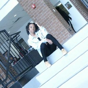 Meet your Posher, Ariana