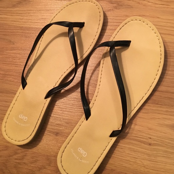 Gap flip flops