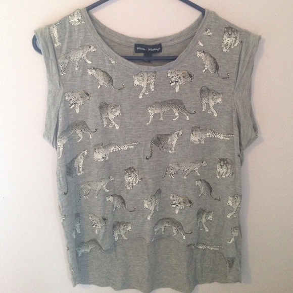 Gray muscle tee
