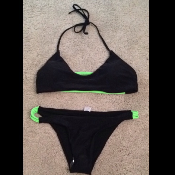 Black and green cheeky sports bikini NWT - Picture 1 of 3