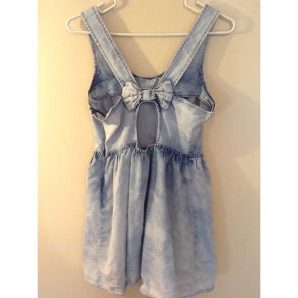 Whitewashed adorable Bow dress