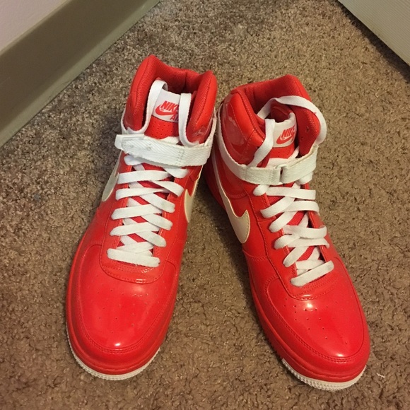 Bright orange Nike Air shoes - Picture 1 of 4