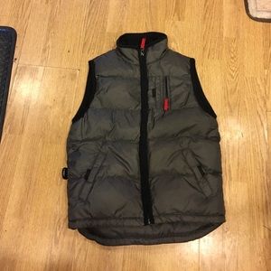 Gap vest