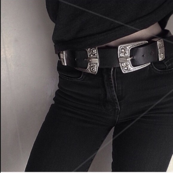 ๐Host Pick!๐๐ทGold Double Buckle Belt - Picture 2 of 4
