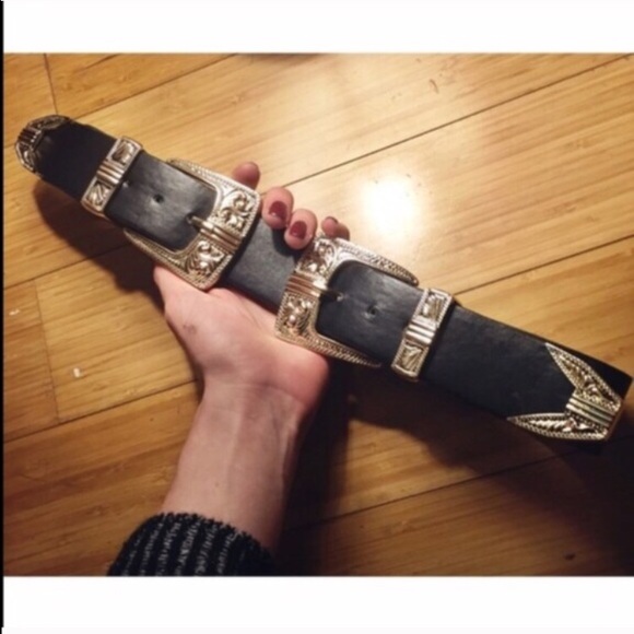 ๐Host Pick!๐๐ทGold Double Buckle Belt - Picture 4 of 4