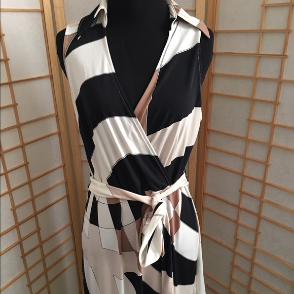 Size med Ney York and company wrap dress