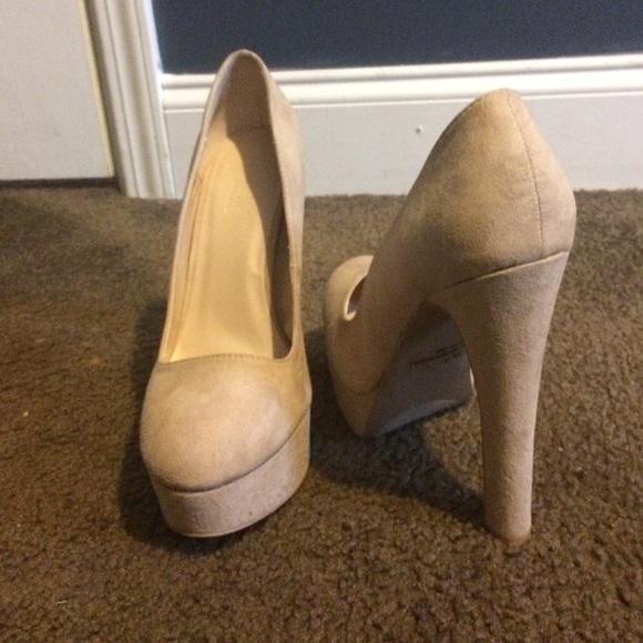 Charlotte Russe- Pumps - Picture 1 of 4