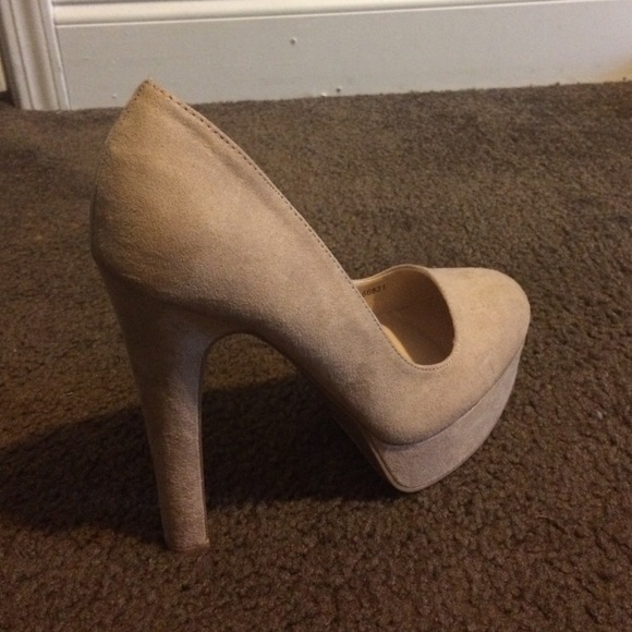Charlotte Russe- Pumps - Picture 2 of 4