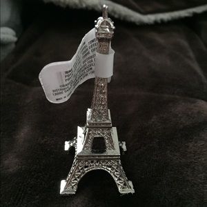 Eiffel Tower ring holder