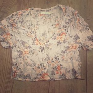 Floral lilac cropped blouse