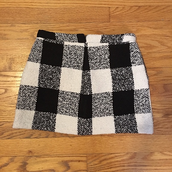 Black & white skirt - Picture 2 of 2