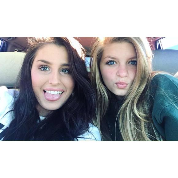 Meet your Posher, Lexy - Picture 1 of 1