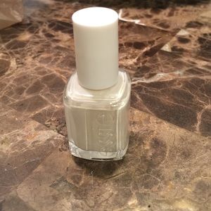 Essie polish "pound cake"