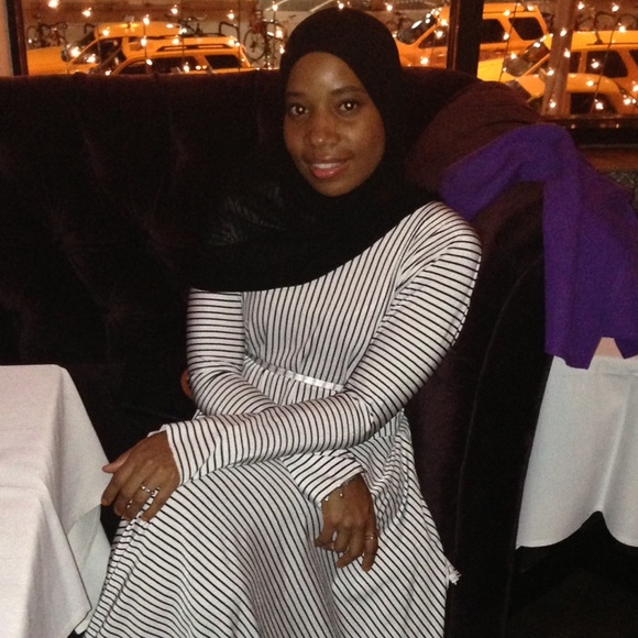 Meet your Posher, Zaikiyah - Sorry No Trades - Picture 2 of 2