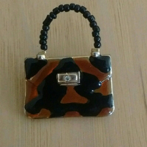 Small leopard print broach