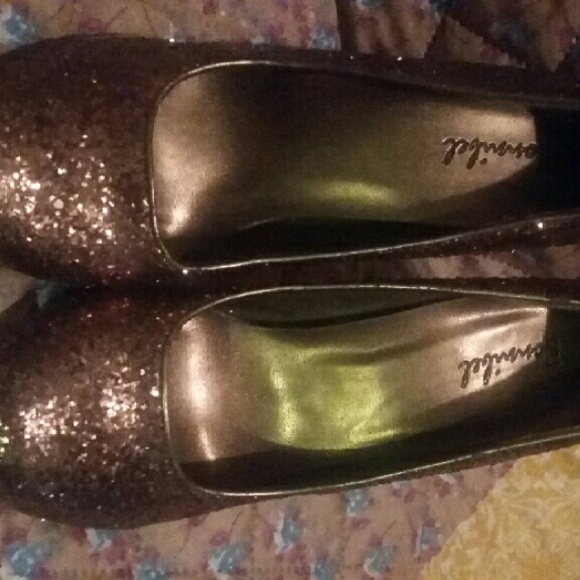 Sold - Picture 3 of 3