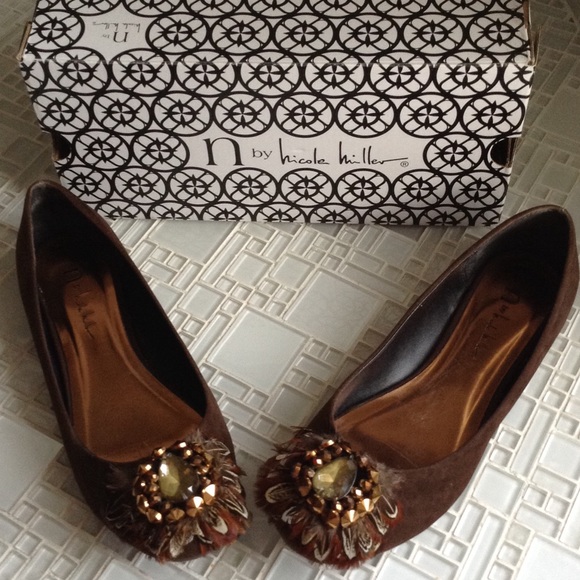 Dark-brown Flats