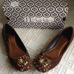 Dark-brown Flats