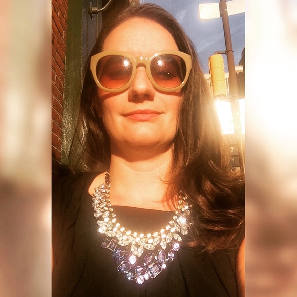 Meet your Posher, Rachele - Picture 2 of 2