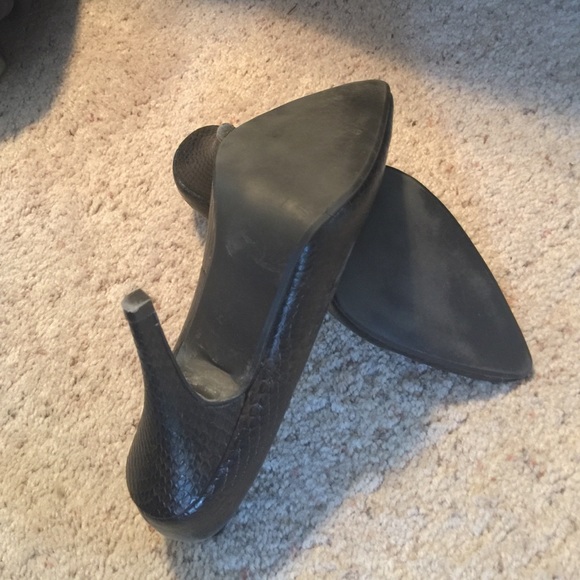 Heels - Picture 3 of 4