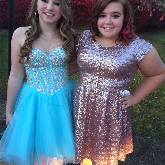 Homecoming/ Dance dress - Picture 3 of 4