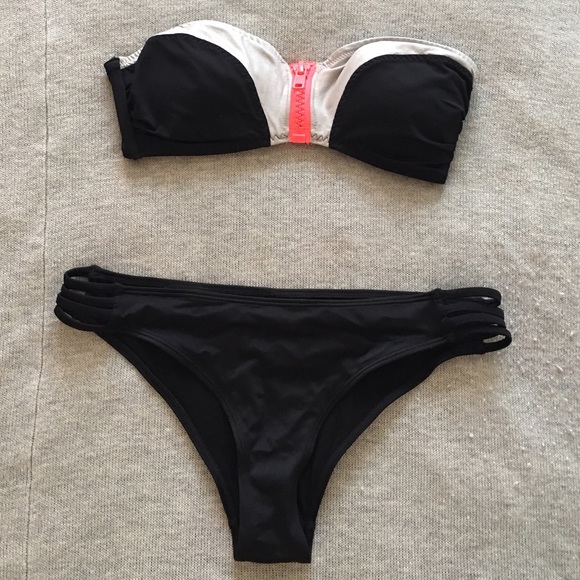 Black & silver top - Picture 1 of 1