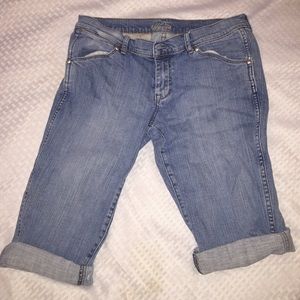 Old Navy Capri Pants