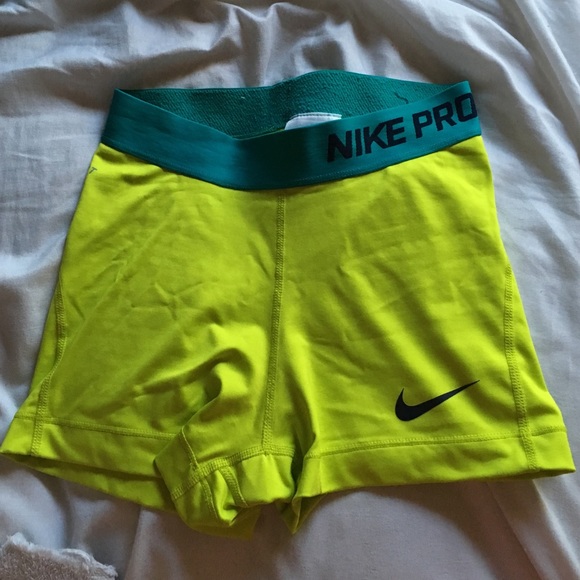 NIKE PROS