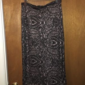 Romantic lace pattern pencil skirt