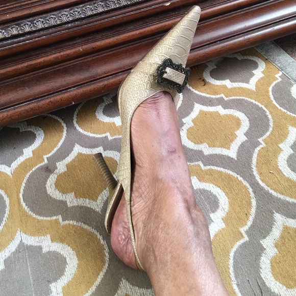 Gold sling back pump