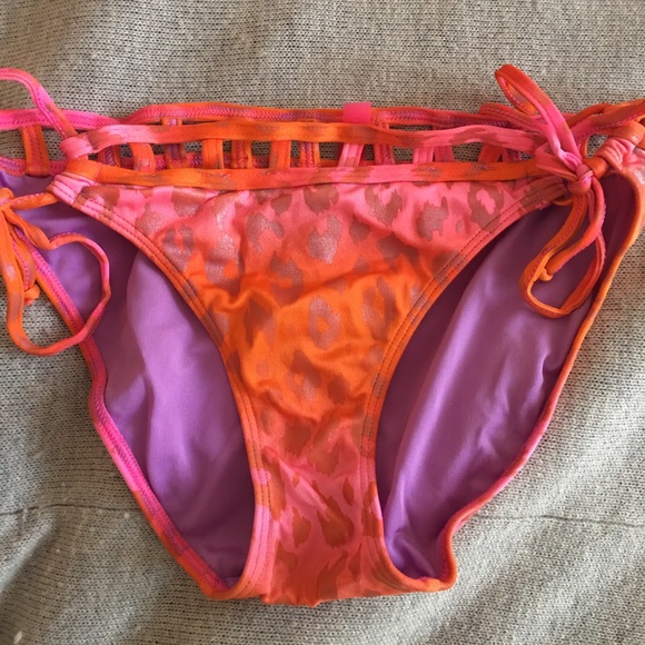 VS bikini - Picture 3 of 3