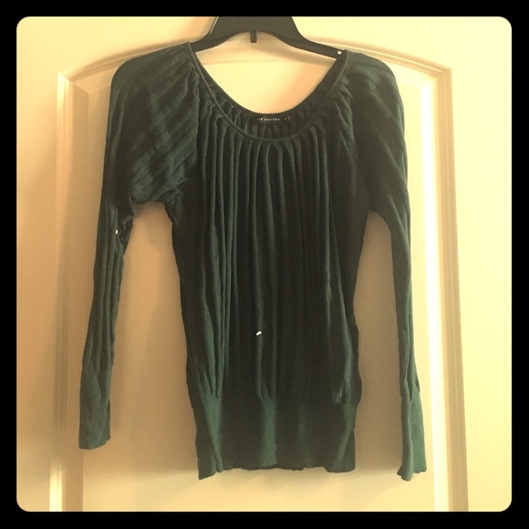 The limited sweater (women's)