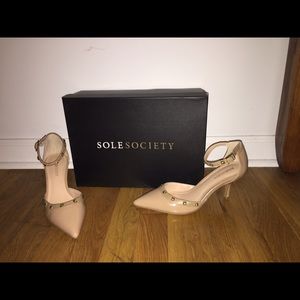 Look-a-like Valentino Rockstuds