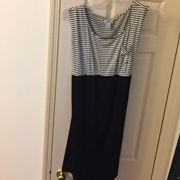 Belted maternity dress