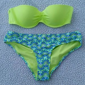VS 2 piece bikini 💚