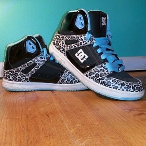 DC skater sneakers