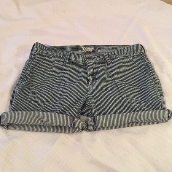 Striped shorts - Picture 1 of 3