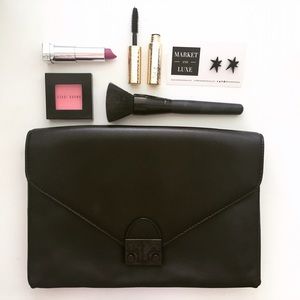 Just moved from my old closet @ladybug3231987 💖