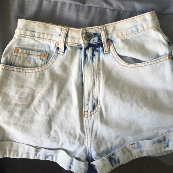 White/Acid Wash High Waisted Shorts