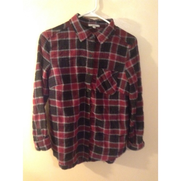 Acemi Tops - Black and red flannel