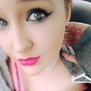 Meet your Posher, Caity