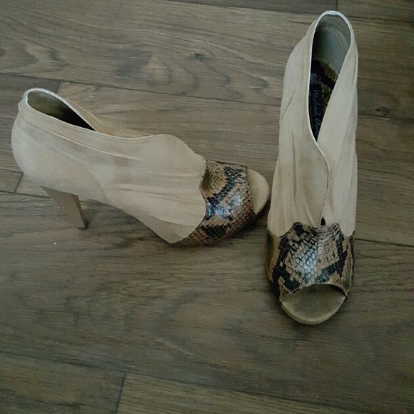 Shoes - Picture 1 of 3