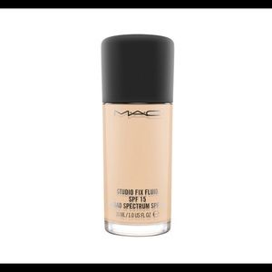 NC20 MAC Cosmetics Foundation
