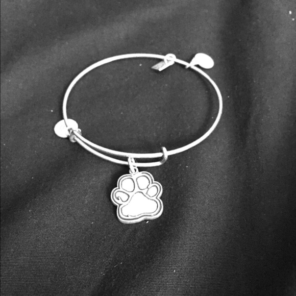 Paw print Alex & Ani bracelet!! 🐾❤️