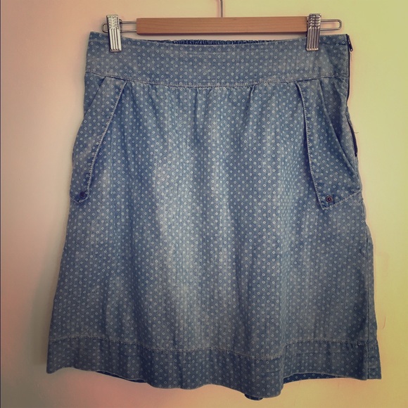 Chambray skirt: perfect summer staple