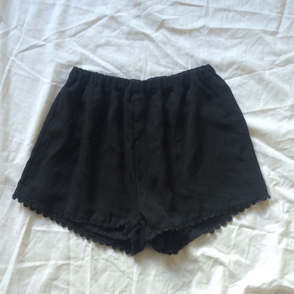 Brandy Melville Leticia Shorts